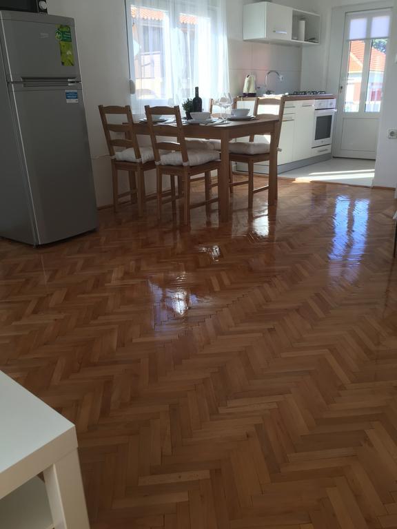 Centre Apartment Božava 外观 照片